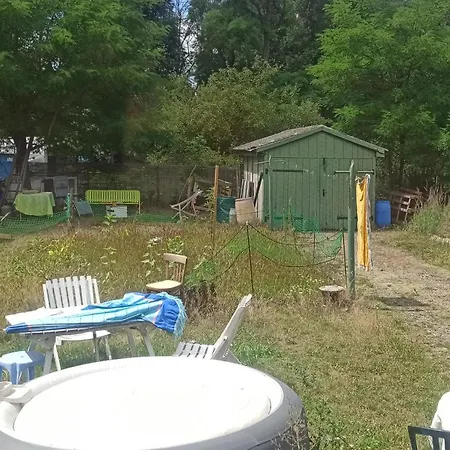 Lucky בית אירוח *