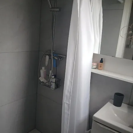 Lucky בית אירוח